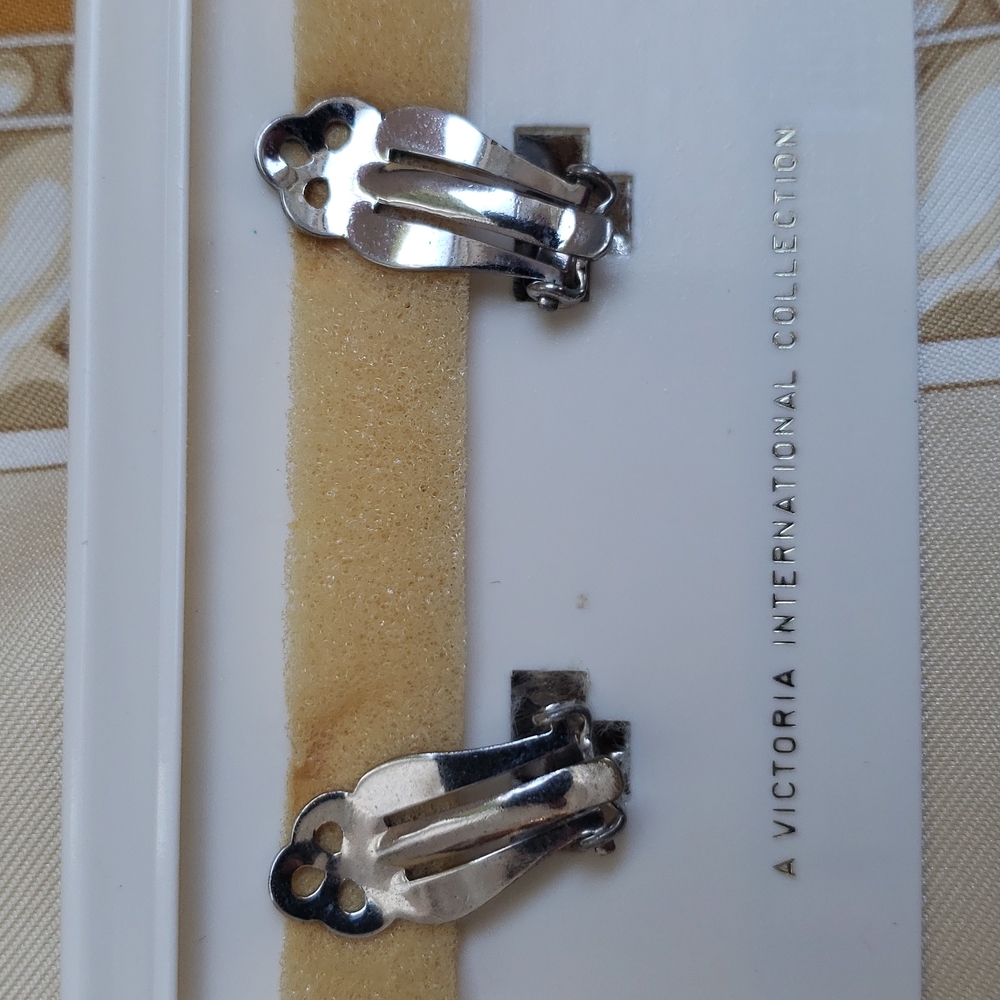 🔥HP🔥VTG Richelieu Rhinestone earclip - Picture 8 of 8